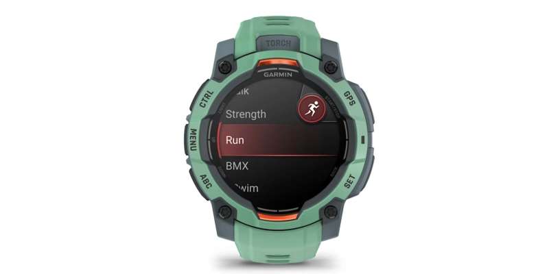 Garmin представила умные часы Instinct 3 с яркими AMOLED-экранами и солнечными панелями